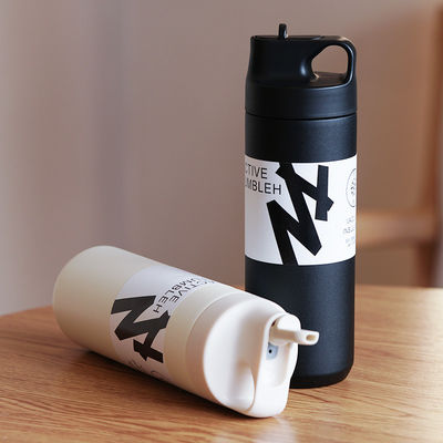 304 de acero inoxidable Japandi estilo de diseño 550ml de doble pared de vacío con mango