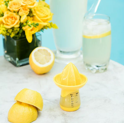 Extraer sin esfuerzo el jugo con 8 * 11CM 85g Presioner de cal de plástico portátil