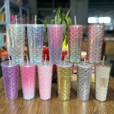 Método de flujo de agua Taza de paja creativa de plástico de doble capa Flash Tazas de pescado rosa