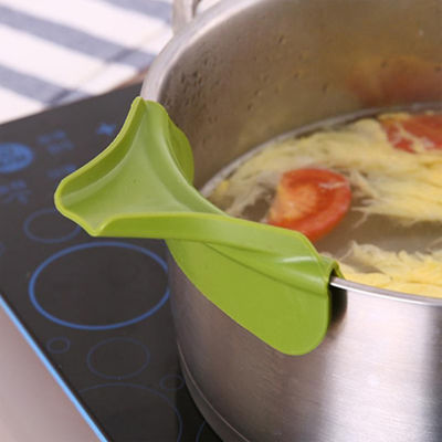 Dispositivos de cocina Silicona anti derrame olla de filtración con boca redonda borde deflector 20g