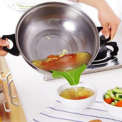 Dispositivos de cocina Silicona anti derrame olla de filtración con boca redonda borde deflector 20g