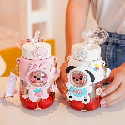 Botella de agua para niños dibujos animados Taza de plástico linda con diseño portátil de tipo paja