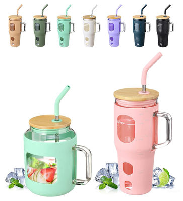Logotipo personalizado Tumbler de vidrio reutilizable 32 oz con mango de tapa de bambú y manga de silicona