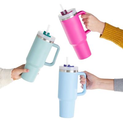 Patrón personalizado de estilo americano 40oz Tumbler con mango de tapa y paja de acero inoxidable Vacuo Copo aislado