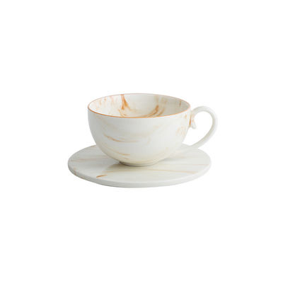 Platos de cocina en plato de porcelana beige para la cena y regalos de ocasión