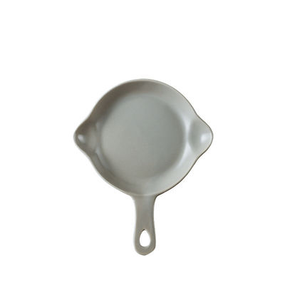 Los platos de horneado de cerámica de estilo nórdico con mango único de 5 cm de tamaño y logotipo personalizado