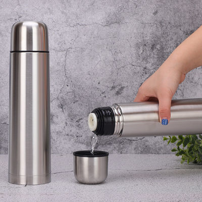 Disfrute de bebidas calientes o frías en cualquier lugar con nuestro frasco térmico de estilo americano