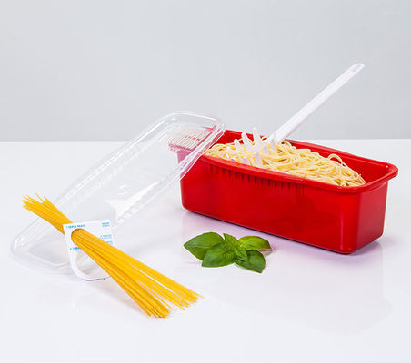 Material PP Cocina de pasta de microondas libre de BPA con herramienta de porción aprobada por la norma europea