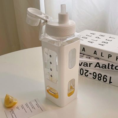 Botella de agua Kawaii lista para el gimnasio con etiqueta 3D 700ml/900ml Leche de viaje de plástico portátil