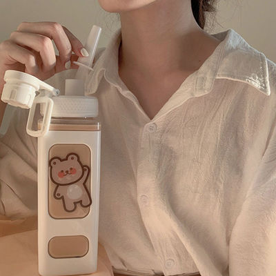 Botella de agua Kawaii lista para el gimnasio con etiqueta 3D 700ml/900ml Leche de viaje de plástico portátil