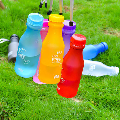 Botella de agua libre de BPA de 550 ml para niños de escuela 6.8x20cm