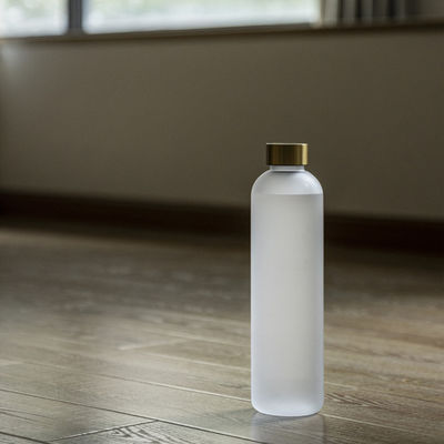 Logotipo personalizado Botellas de agua de Tritán con tapa Ideal para cubrir y aventuras al aire libre