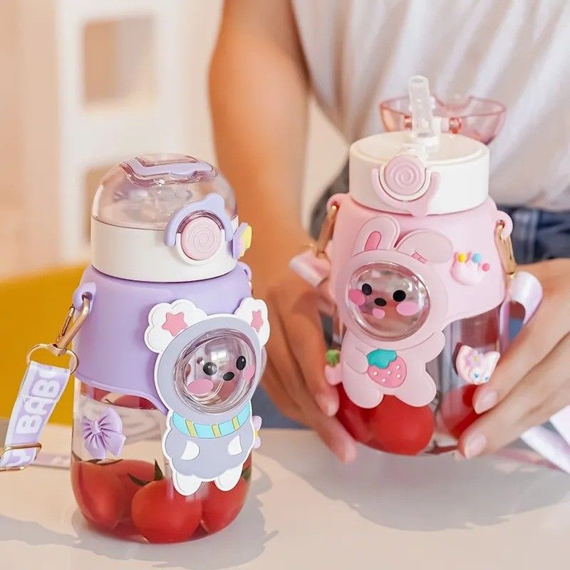 Botella de agua para niños dibujos animados Taza de plástico linda con diseño portátil de tipo paja